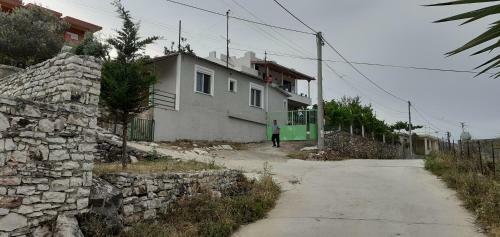 Dioreli Apartments