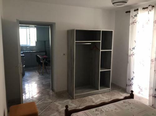 Gjoni's Apartment