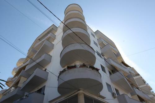 Rian Apartments