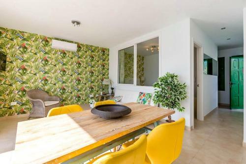 Sea Breeze Ocean View Apartment
