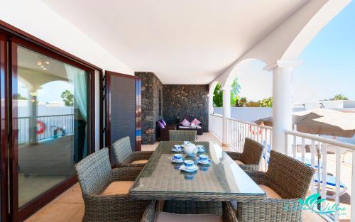 Stunning 3-bed Villa In Playa Blanca