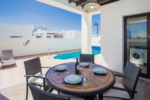 Beautiful 2-bed Villa In Playa Blanca