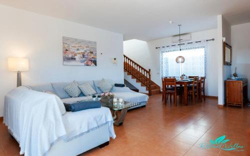 Remarkable 3-bed Villa In Playa Blanca