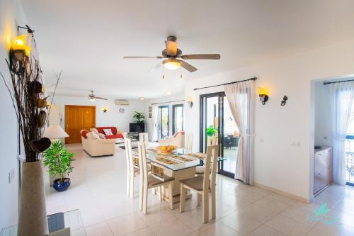 Exclusive 2-bed Villa In Playa Blanca Adults Only