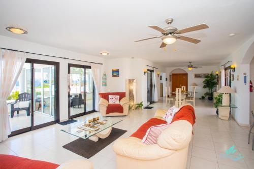 Exclusive 2-bed Villa In Playa Blanca Adults Only