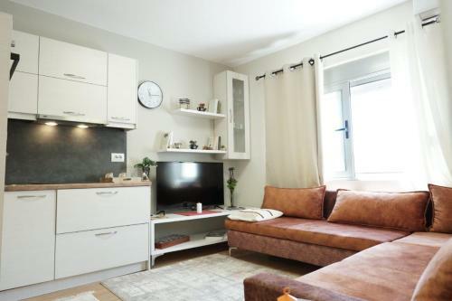 Luka's Apartment Sarand�