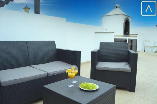 Villa Timanfaya Spacious Villa With Pool