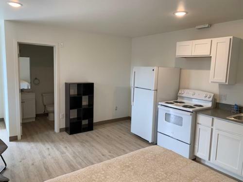 Pond Studio Apartments