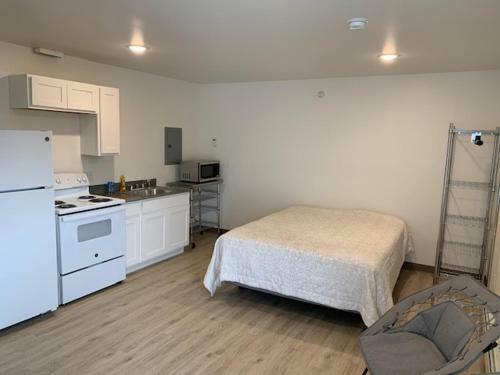 Pond Studio Apartments