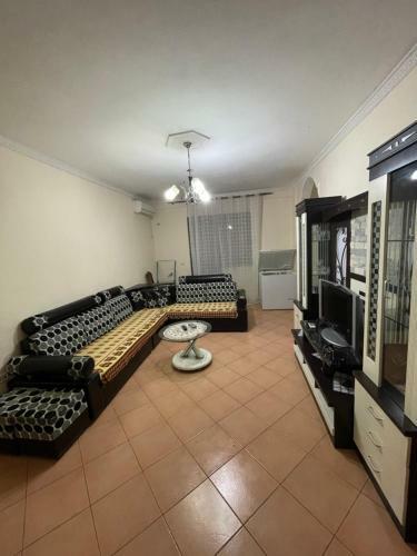 Large And Lovely Apartment In Shkod�r