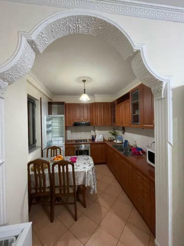 Large And Lovely Apartment In Shkod�r