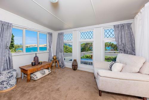Large Renovated Opononi Beach House