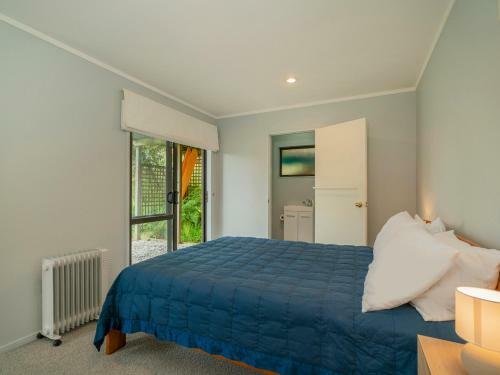 Tui's Grove - Onemana Holiday Home