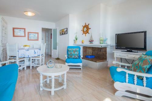 Beachfront Apartment With Sea Views And Free Wifi