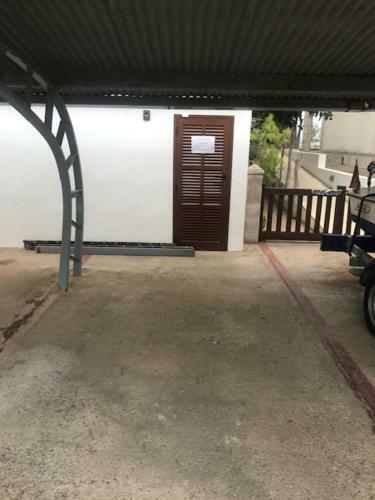 Beachfront Apartment With Sea Views And Free Wifi