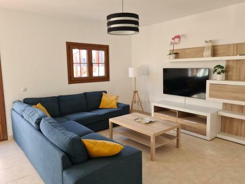 Luxury 4-bedroom Villa With Heated Pool + Sea View