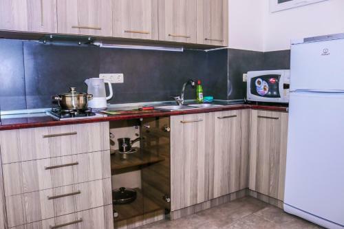 Stay Inn Apartments At Saryan Street