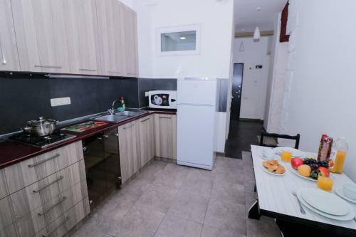 Stay Inn Apartments At Saryan Street