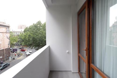 Stay Inn Apartments At Mashtots Avenue 16a
