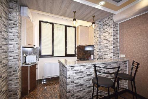 Luxury Apartment In Republic Square