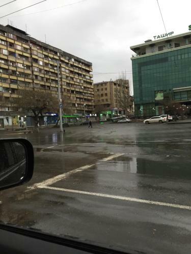 Luxury Apartment In Republic Square