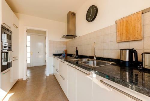Lovely 3-bed Villa In Playa Blanca