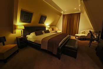 Hotel Chariot