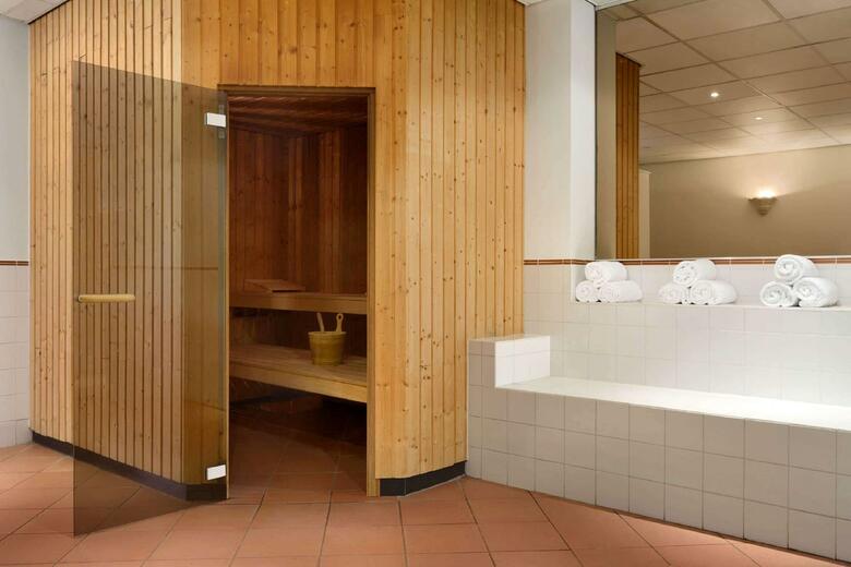 Hotel Ramada By Wyndham Amsterdam Airport Schiphol