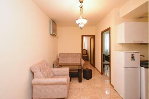 A&x Hostel And Tours