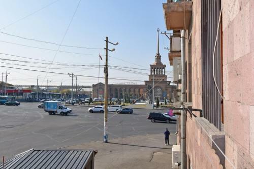 Apartment Near Sasundci Davit Metro Station