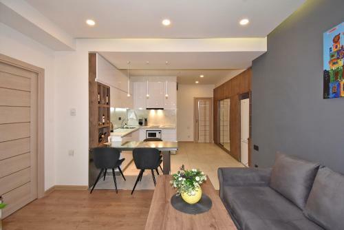 Home4you City Center Apartments