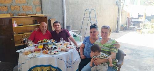 Hostal Flora's Guest House