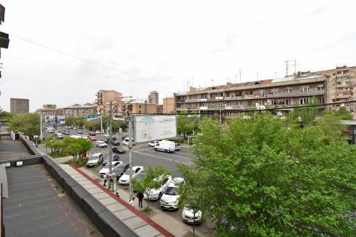 Rc Apartment On Komitas Avenue