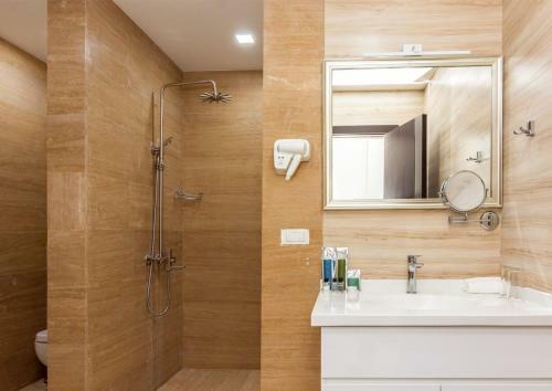 Dave Hotel Yerevan