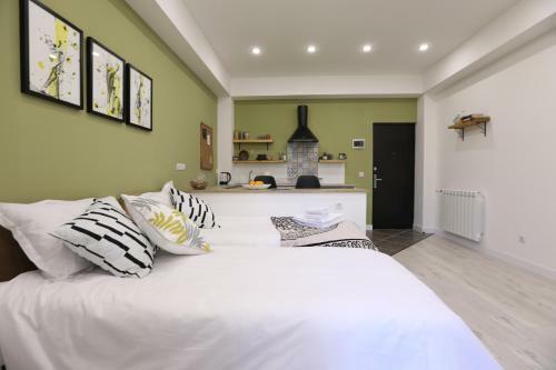 Apartamento Green Rose Studio - Self Checkin - Garden - Bbq