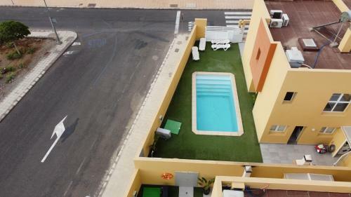 Mariposas Home Pool