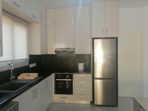 New Modern 4 Bed Villa Near Beach In Paphos