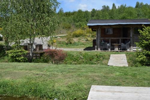 La Cabane Au Bord de L'eau - Logement Insolite
