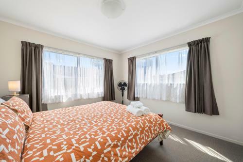 Hunia Haven - Himatangi Beach Holiday Home