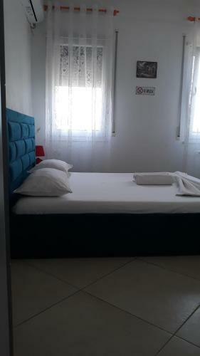 Hostal Guesthouse Bela