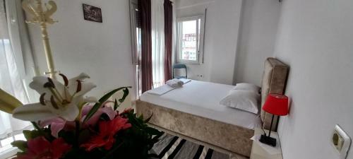 Hostal Guesthouse Bela