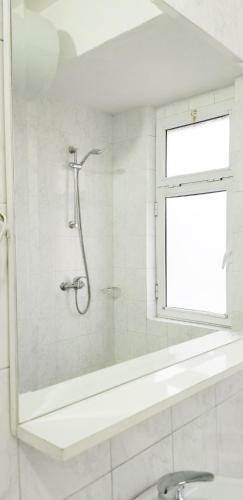Spacious And Cozy Apartment - Ajia Apartment
