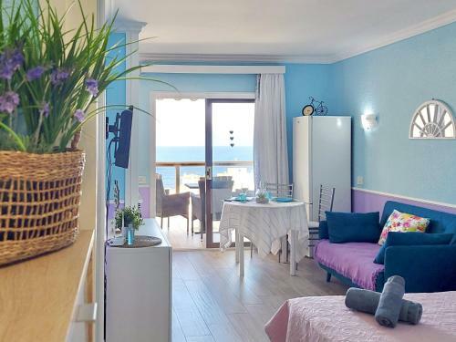 Ocean And Sky Studio Apartment