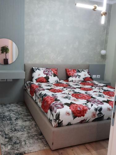 Lois Apartment