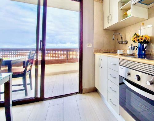 Ocean And Sun Studio Apartment