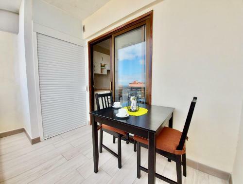 Ocean And Sun Studio Apartment
