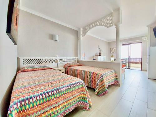 Ocean And Sun Studio Apartment