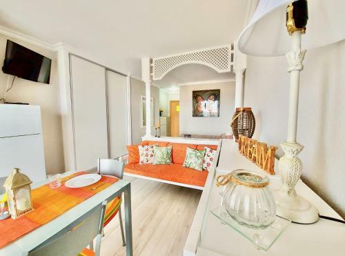 Ocean And Sun Studio Apartment