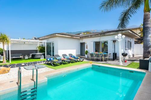 Villa Holiday Home Sara