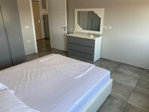 Emma's Apartments 3